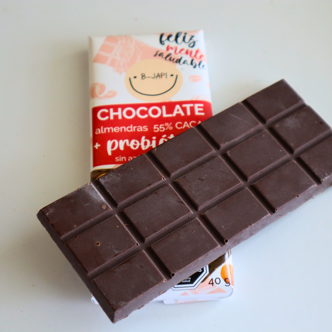 Chocolate Bitter 55% cacao con Almendras + Probióticos. 40 gramos