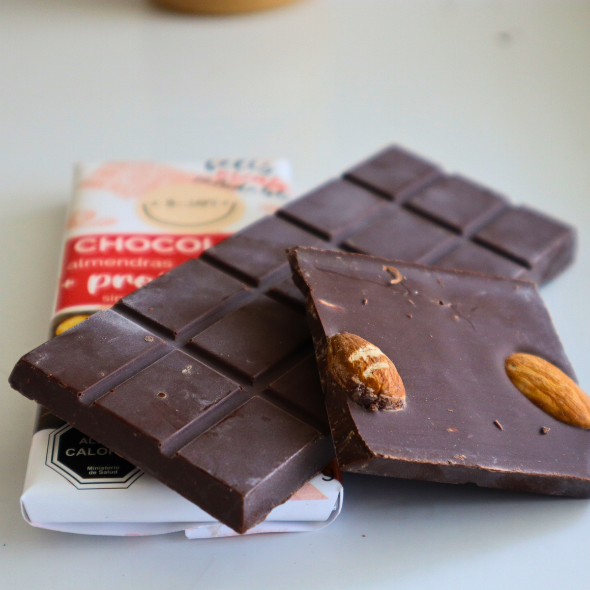 Chocolate Bitter 55% cacao con Almendras + Probióticos. 40 gramos